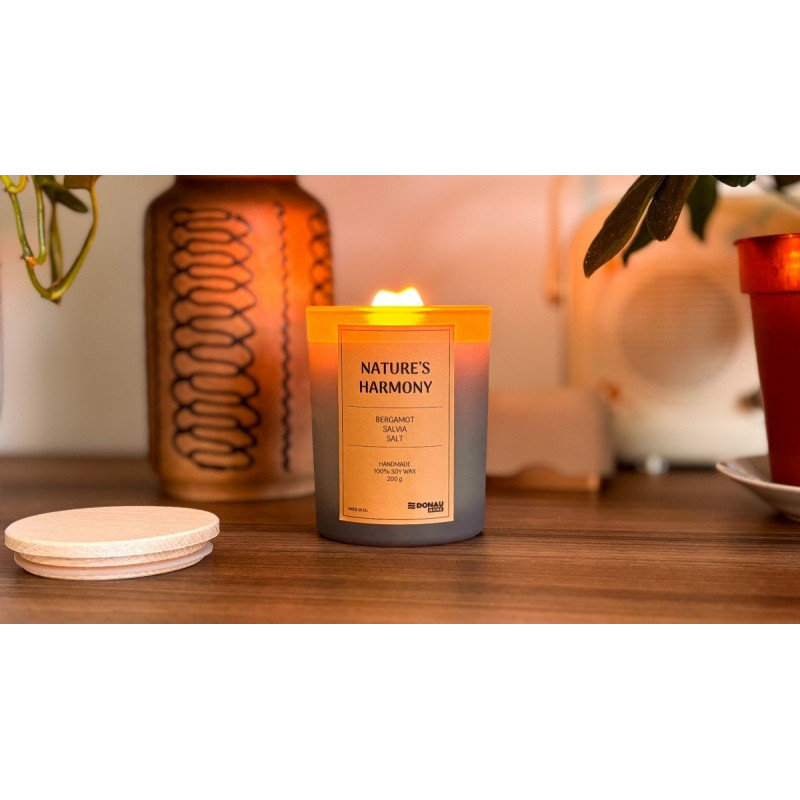Świeca sojowa DONAU HOME, w szarym szkle, drewniana pokrywa i knot, Nature's Harmony, 200g