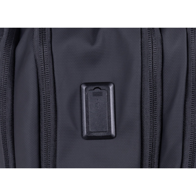 Plecak DONAU TRAVEL Berlin, 15,6", 16l, USB + kabel, czarny