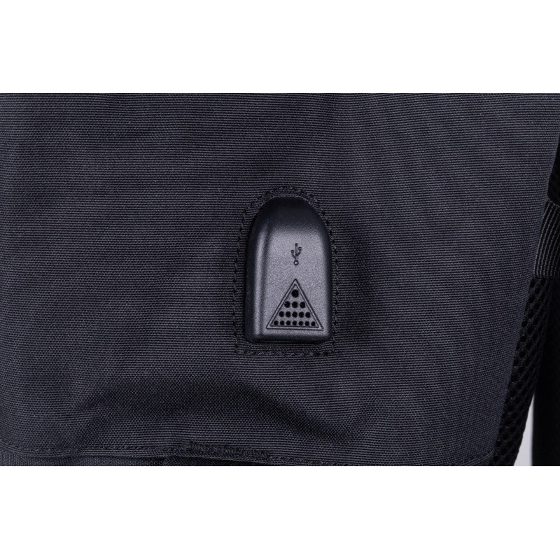 Plecak DONAU TRAVEL Warsaw, 15,6", 23l, USB + kabel, czarny