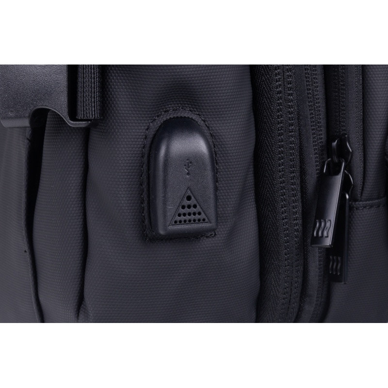 Plecak DONAU TRAVEL Prague, 17", 32l, USB + kabel, czarny