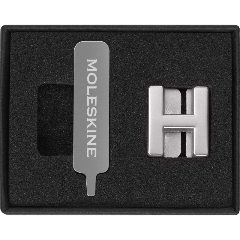 Przypinka MOLESKINE H, srebrna