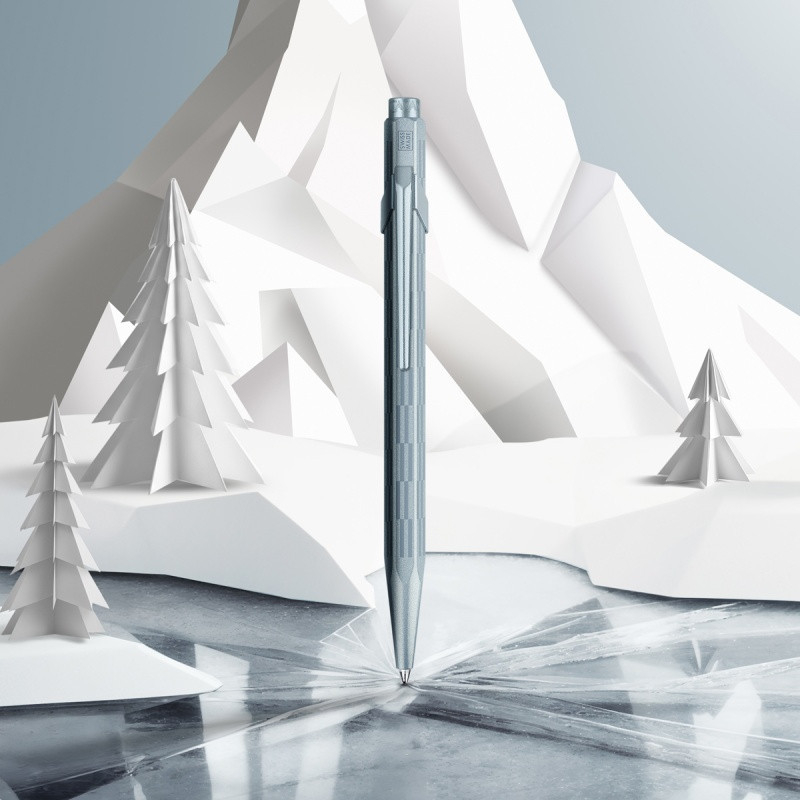 Długopis CARAN D’ACHE 849 XMAS25 Alpine Frost, w pudełku, niebieski