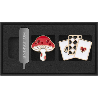 Przypinki MOLESKINE 2026 Alice, Mushroom + Cards