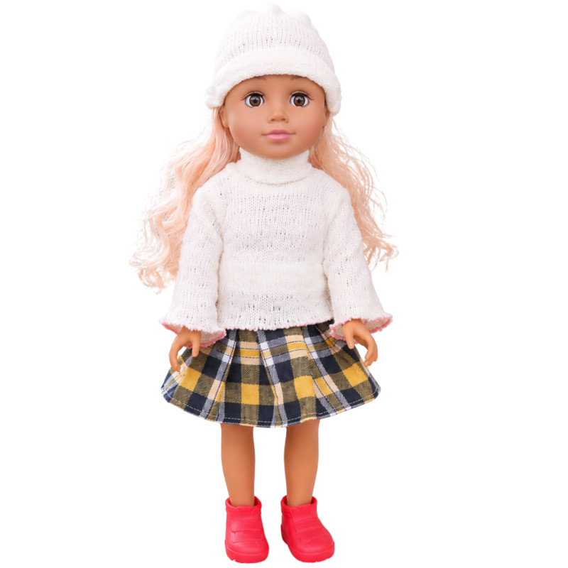 Lalka modowa 46 cm Mabel w spódnicy, sweterku z golfem i z czapką